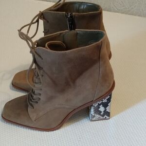 Vince Camuto Combat Boots 9.5